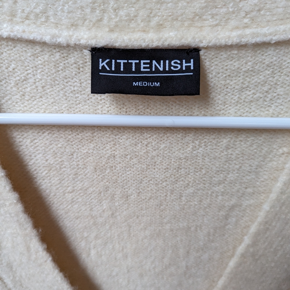 Kittenish Sweater w/buttons